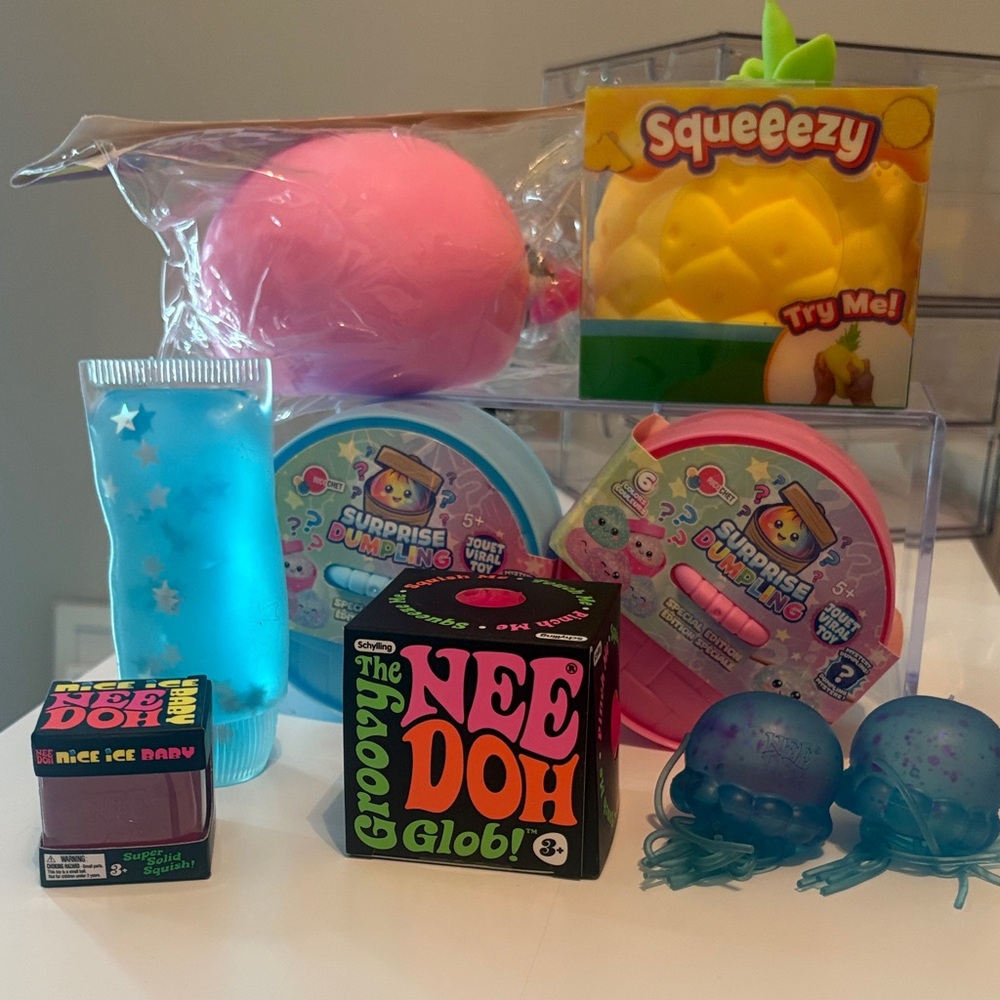 AMAZING Sqhish lot 24hr or less sale! Squeezy,Mellowsquish Needoh & much more